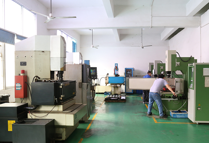 模具設（shè）備7