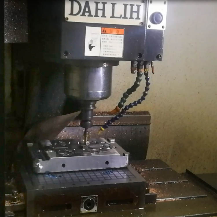 塑(sù)料模具開模注塑製造(zào)加工21 精密(mì)模具製(zhì)造